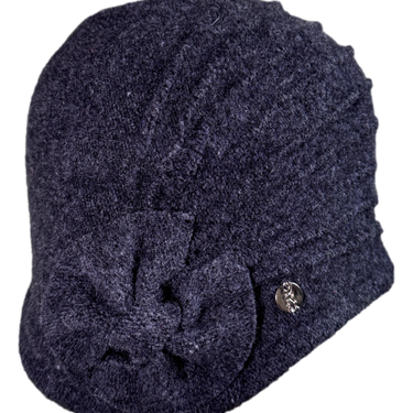 Women's wool hat with piping